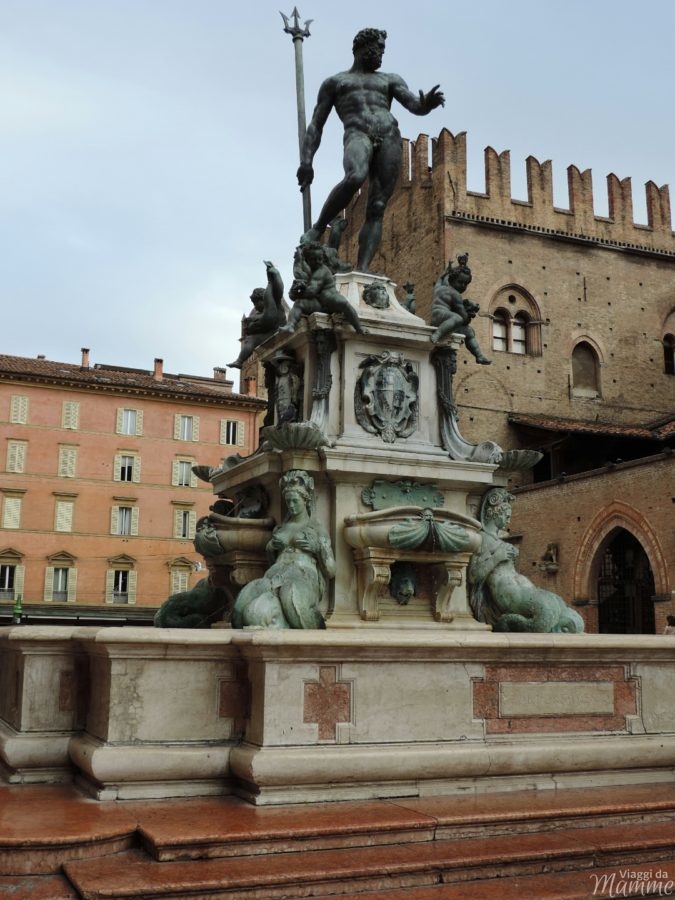 Cosa vedere a Bologna con bambini in due giorni -Fontana del Nettuno-